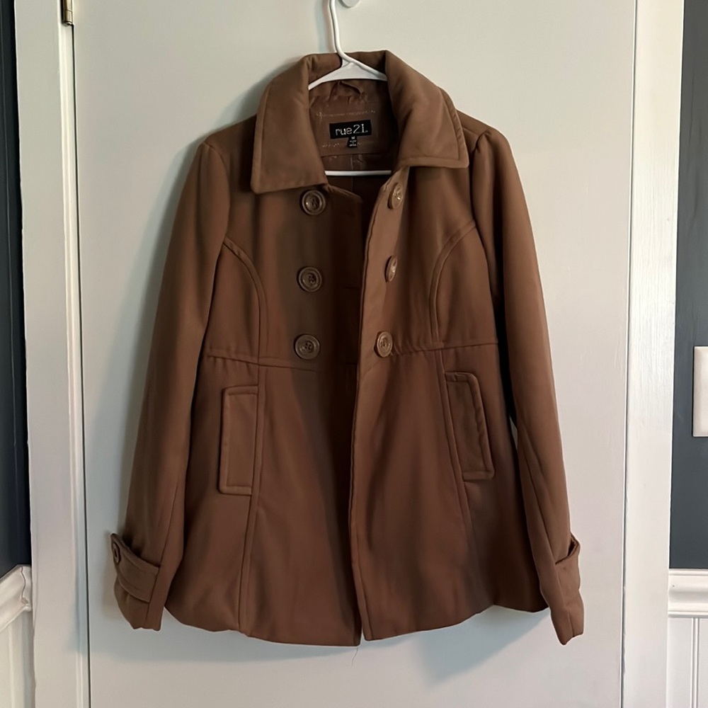 Like new only worn for one or two events Tan peacock rue 21 size medium